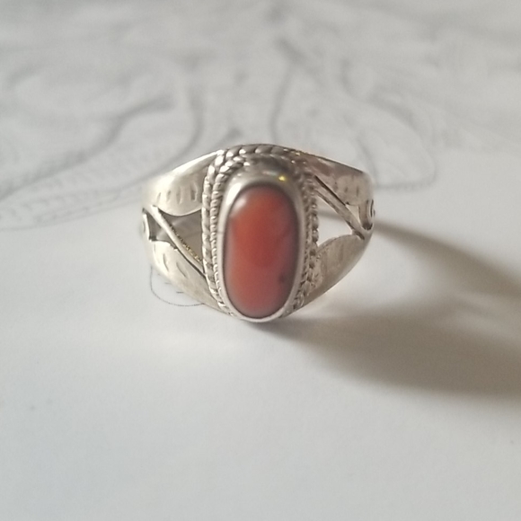 Silver ring. - Picture 2 of 6